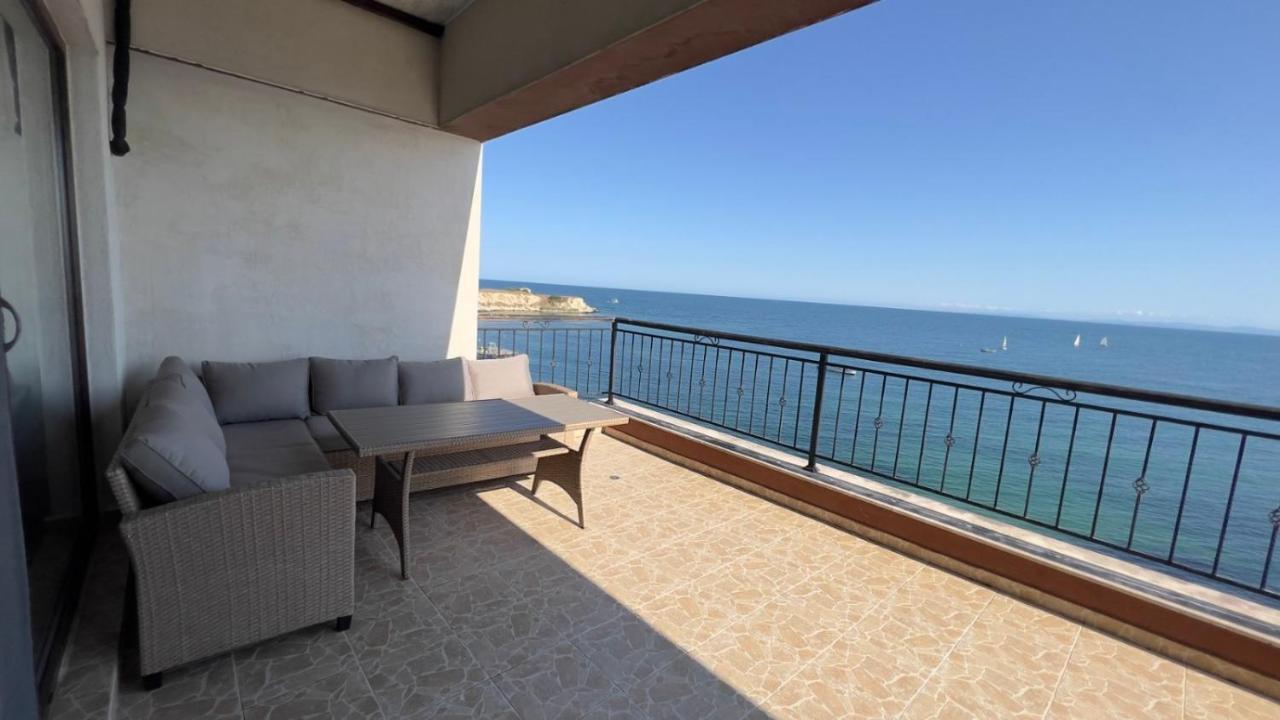 и студия в комплекс акротирия Apartment Nesebar