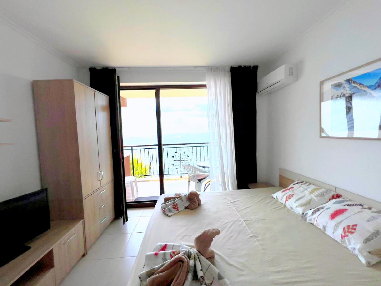 Apartment и студия в комплекс акротирия *