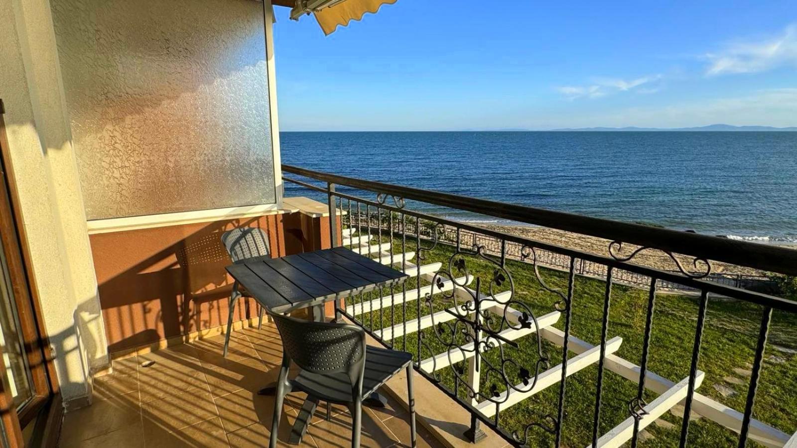 и студия в комплекс акротирия Apartment Nesebar