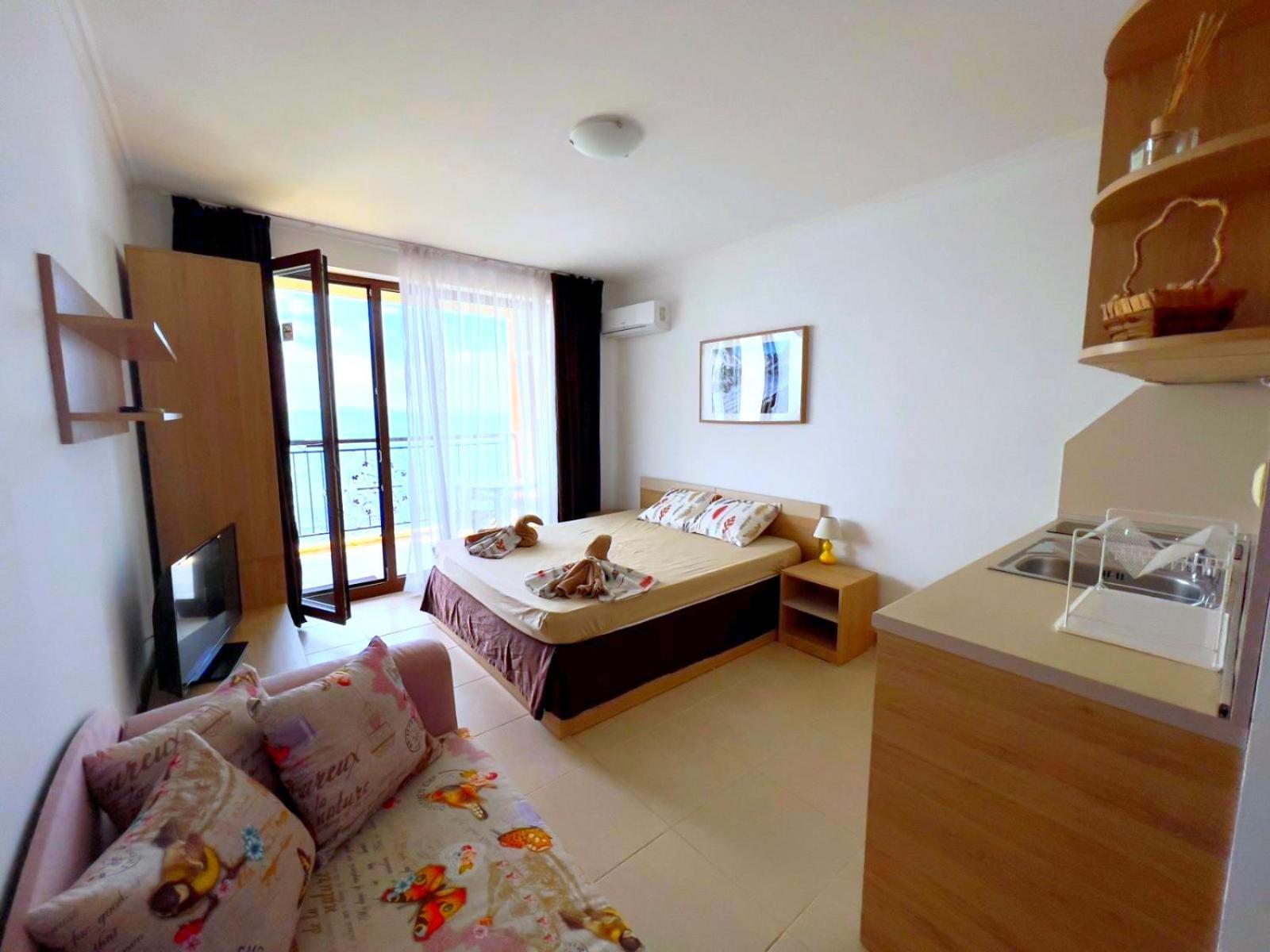 Apartment и студия в комплекс акротирия *