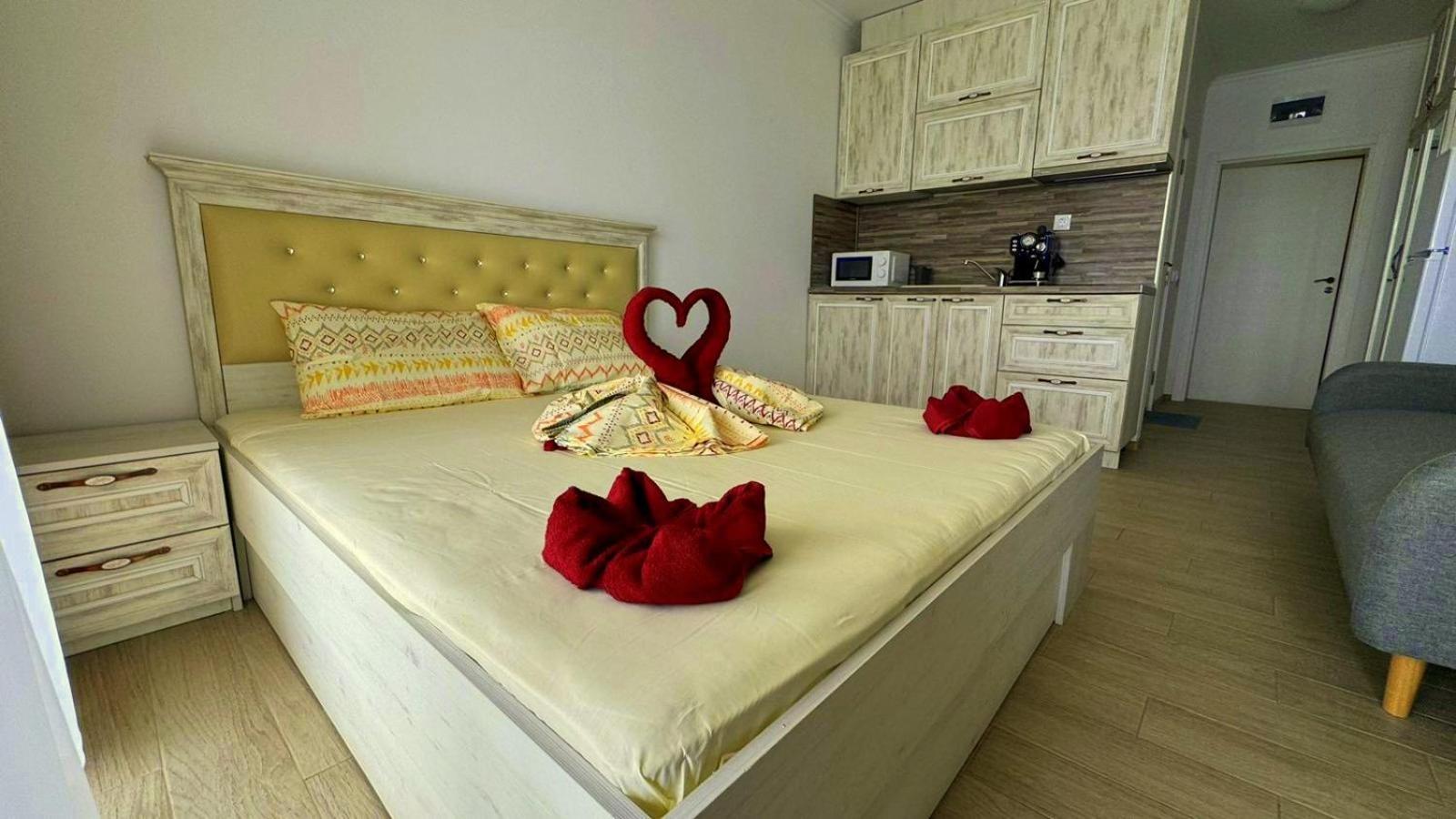 Apartament и студия в комплекс акротирия *